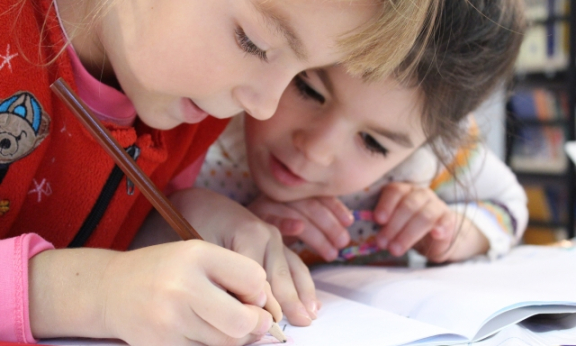 Children drawing in daycare